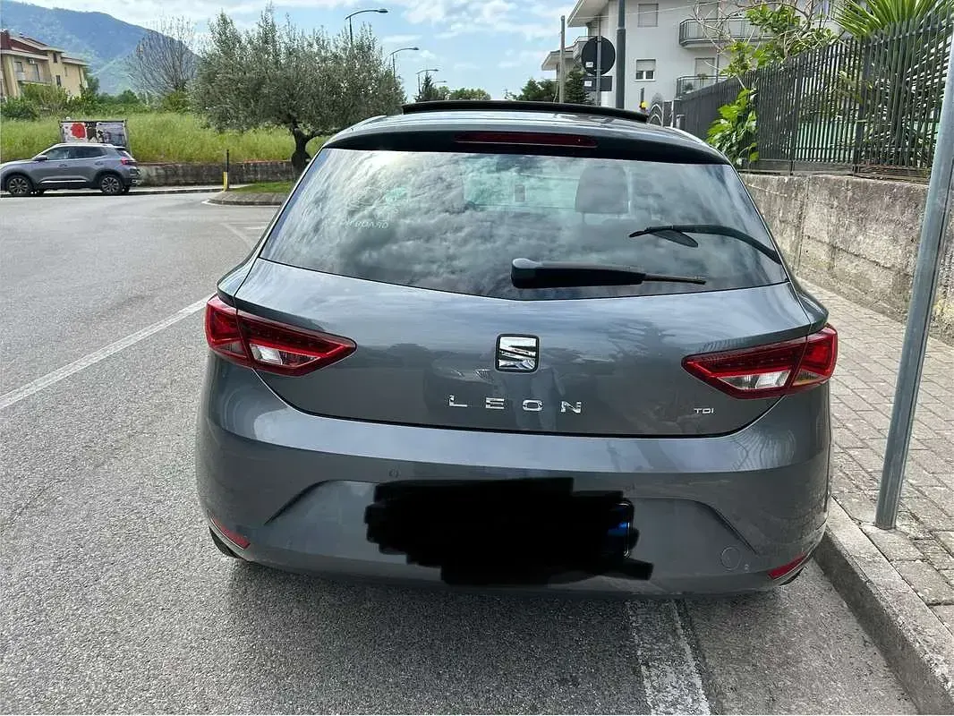 Usata Seat Leon 105 CV (77 kW) 2013 Grigio Berlina