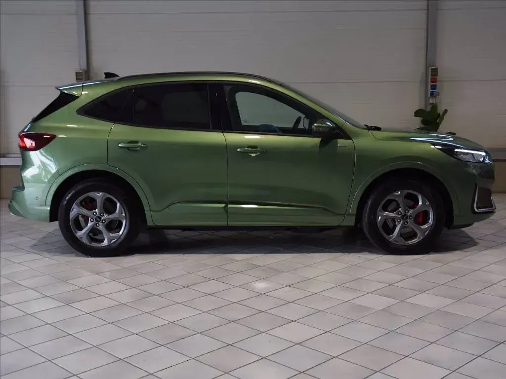 Nuova Ford Kuga ST-Line X 243 CV (178 kW) 2025 Verde SUV