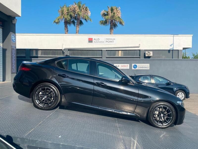 Usata Alfa Romeo Giulia Business 150 CV (110 kW) 2018 Nero vulcano met Berlina