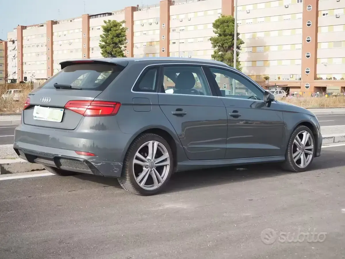 Usata Audi A3 Admired 131 CV (96 kW) 2019 Grigio Berlina