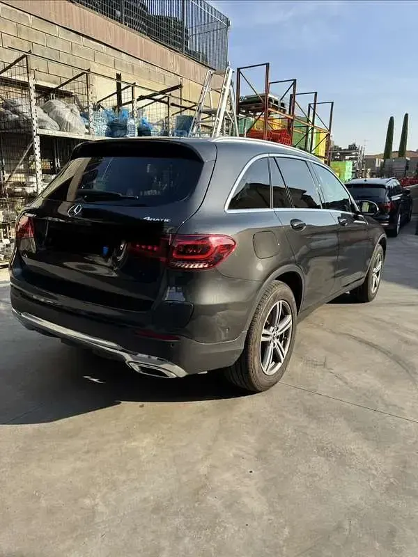 Usata Mercedes GLC300e Business 211 CV (155 kW) 2020 Grigio SUV