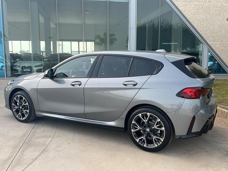 Nuova BMW 118 M Sport 150 CV (110 kW) 2025 Grigio Utilitaria