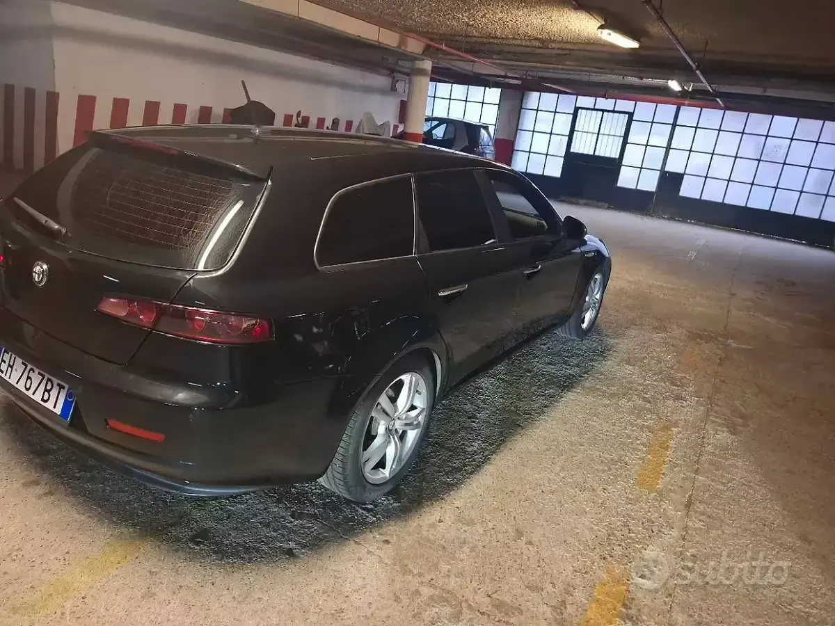 Usata Alfa Romeo 159 136 CV (100 kW) 2011 Nero Station wagon