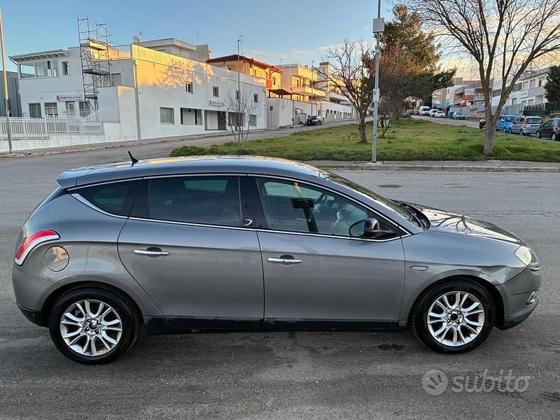 Usata Lancia Delta 2012 Grigio Utilitaria