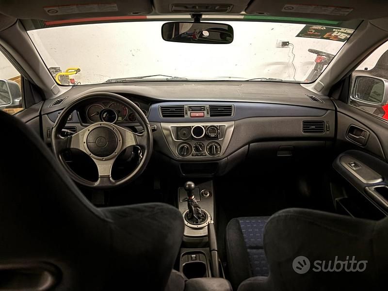 Usata Mitsubishi Lancer Evolution 330 CV (242 kW) 2005 Grigio Berlina