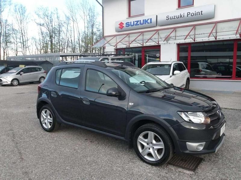 Usata Dacia Sandero Stepway 90 CV (66 kW) 2016 Grigio scuro Berlina