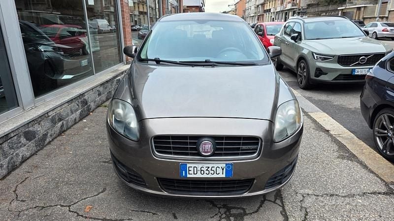 Usata Fiat Croma Active 120 CV (88 kW) 2010 Marrone Station wagon