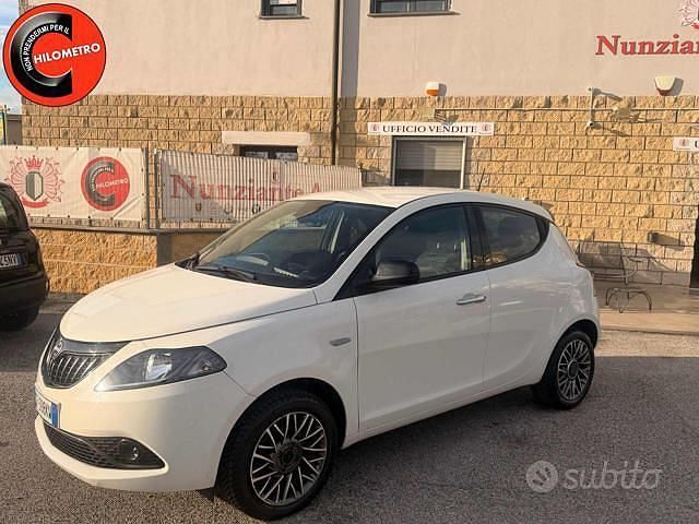 Usata Lancia Ypsilon S 69 CV (50 kW) 2023 Bianco Utilitaria
