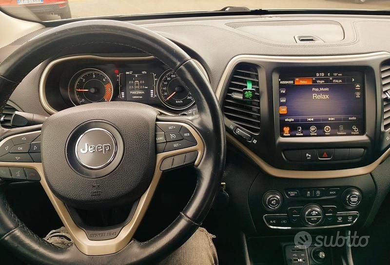 Usata Jeep Cherokee 140 CV (102 kW) 2015 Grigio SUV