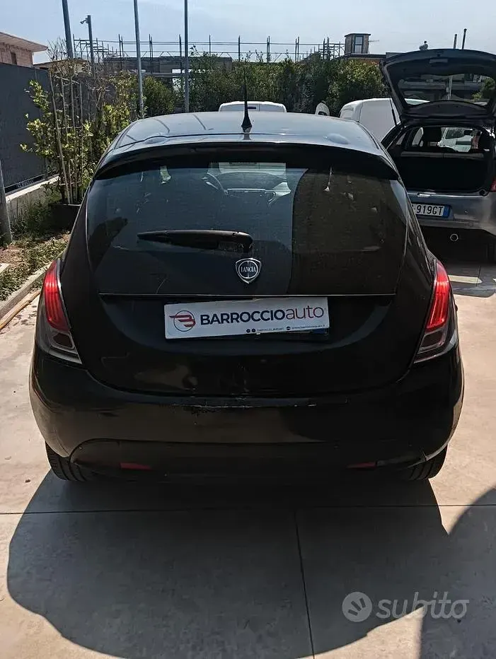 Usata Lancia Ypsilon 69 CV (50 kW) 2013 Nero Utilitaria