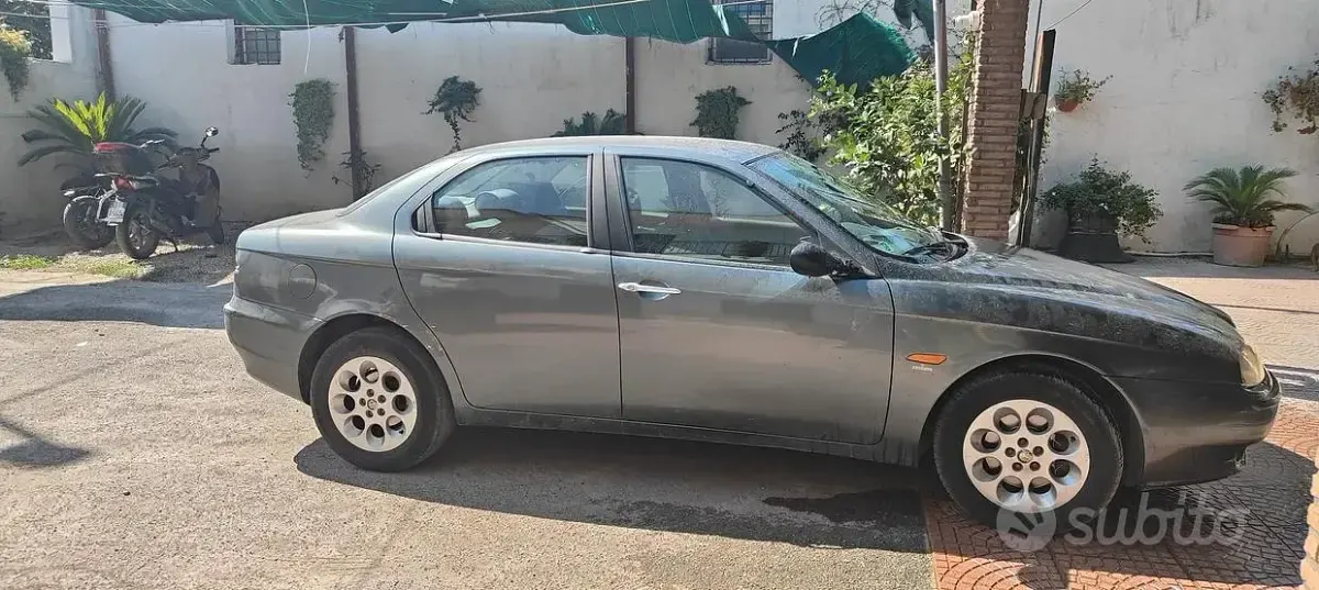 Usata Alfa Romeo 156 136 CV (100 kW) 1999 Grigio Berlina
