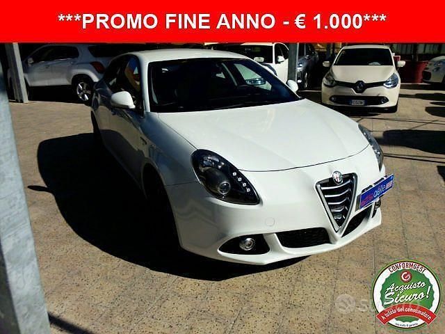 Bianco Usata 2015 Alfa Romeo Giulietta Distinctive Tre volumi | 7500 € (Buon prezzo) - Immagine 1/4