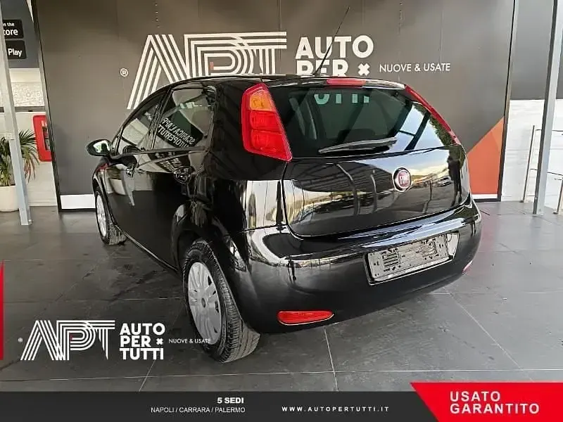 Usata Fiat Punto Street 69 CV (50 kW) 2018 Nero Utilitaria