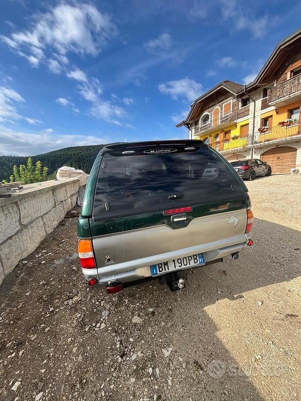 Usata Mitsubishi L200 100 CV (73 kW) 2000 Verde Pick-up