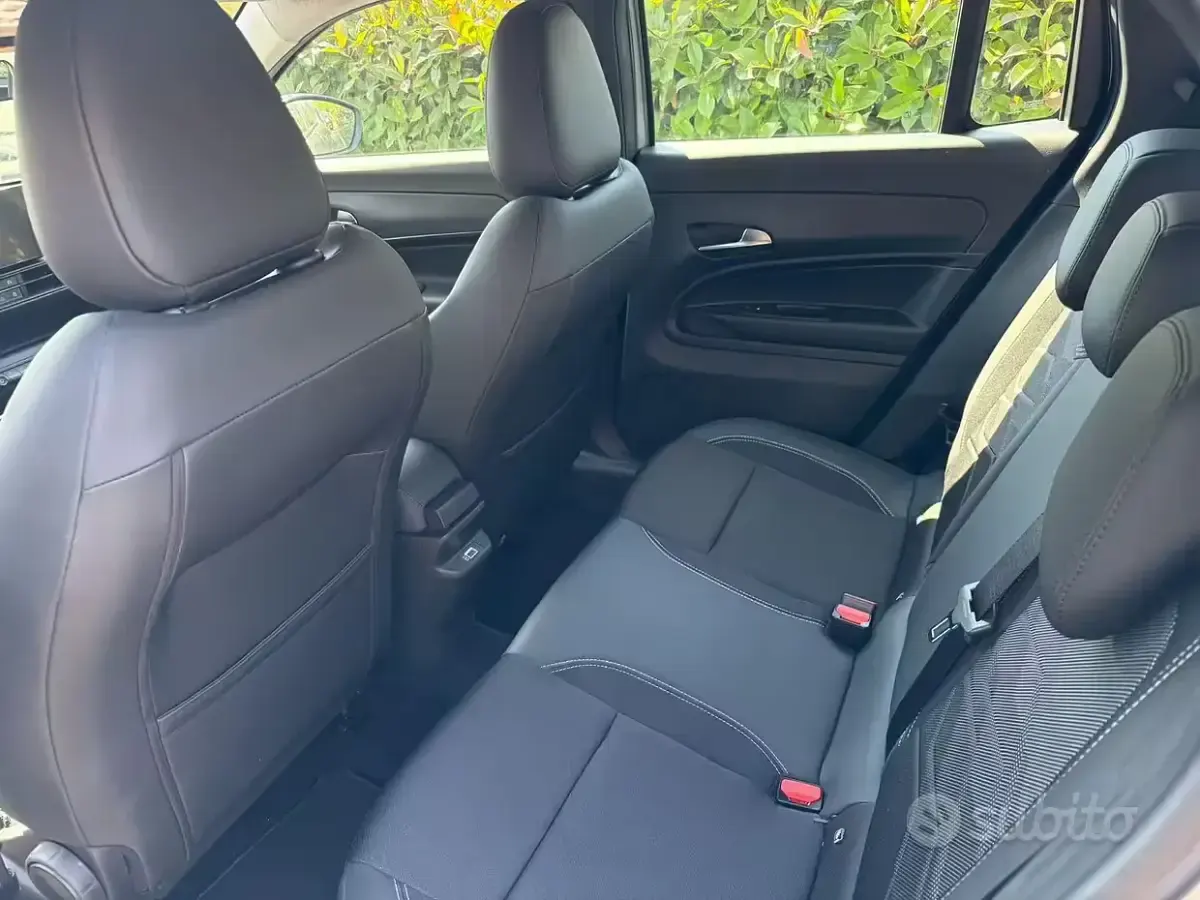 Nuova Jeep Avenger Altitude 101 CV (74 kW) 2025 Grigio SUV