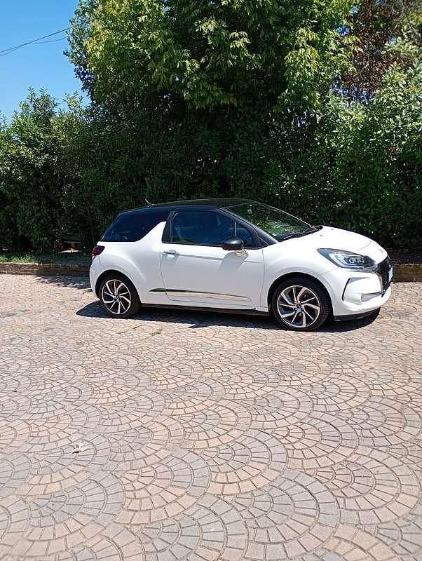 Usata 2017 DS Automobiles DS3 Tre volumi | 3500 € - Immagine 1/4