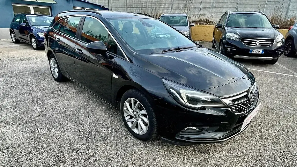 Usata Opel Astra 110 CV (80 kW) 2018 Nero Station wagon