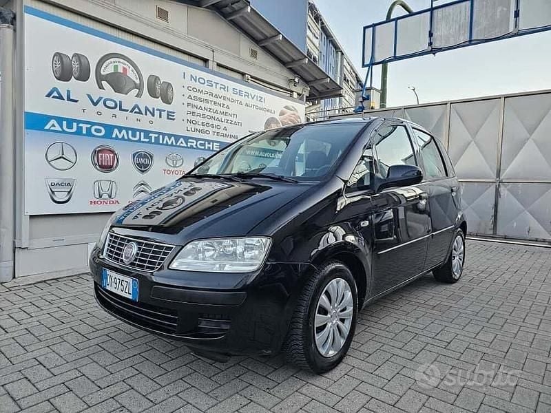 Nero Usata 2009 Fiat Idea Monovolume | 4490 € (Cara) - Immagine 1/4