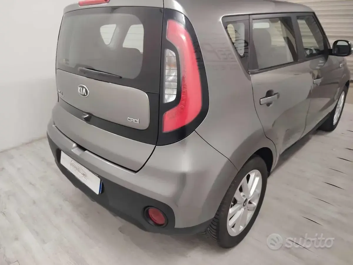 Usata Kia Soul 136 CV (100 kW) 2017 Grigio scuro SUV