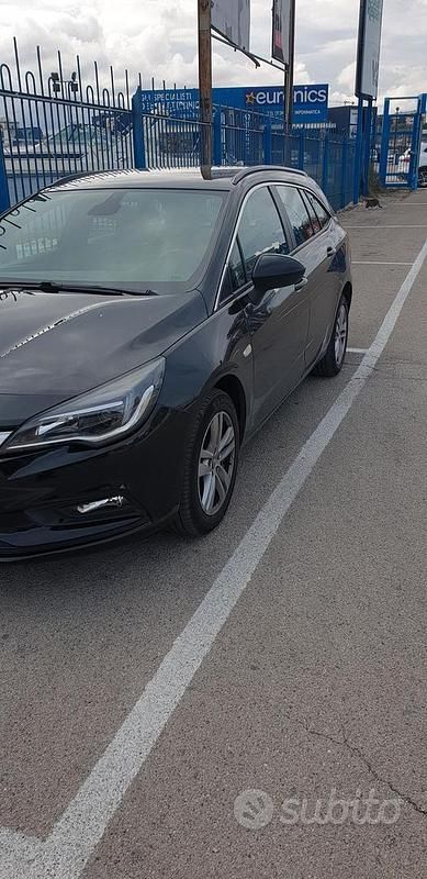 Usata Opel Astra Sport 110 CV (80 kW) 2017 Nero Station wagon
