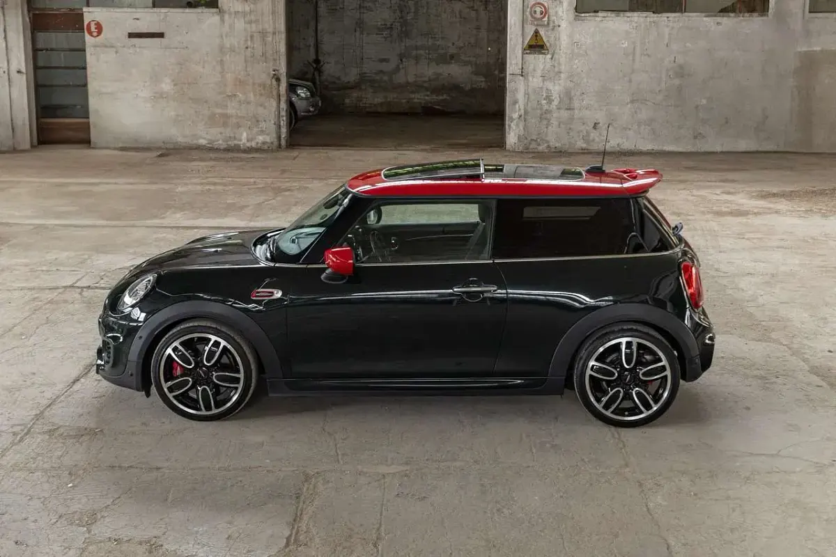 Usata Mini John Cooper Works 231 CV (169 kW) 2020 Rebel green (c19) Utilitaria