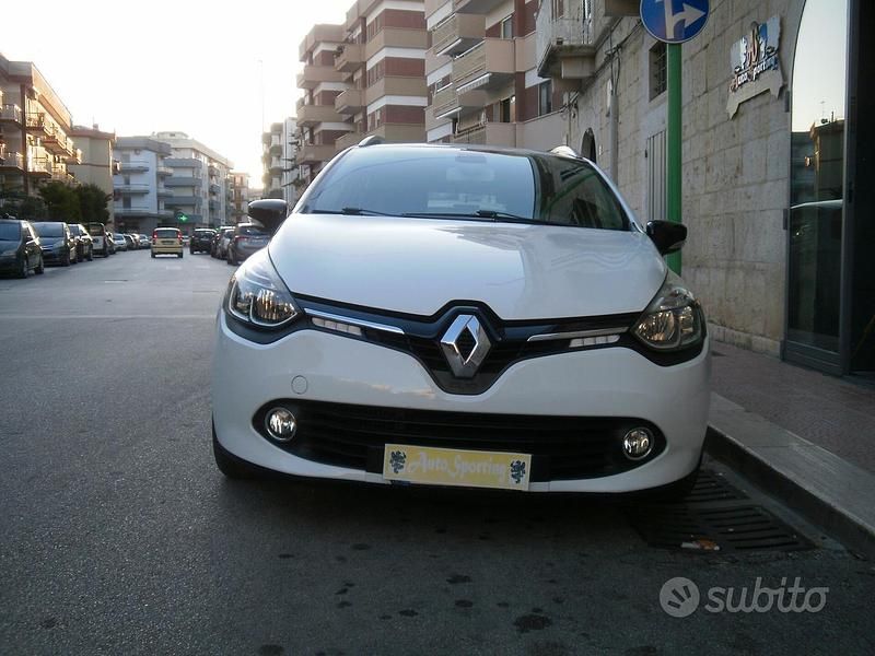 Bianco Usata 2014 Renault Clio GrandTour Station wagon | 7300 € (Buon prezzo) - Immagine 1/4