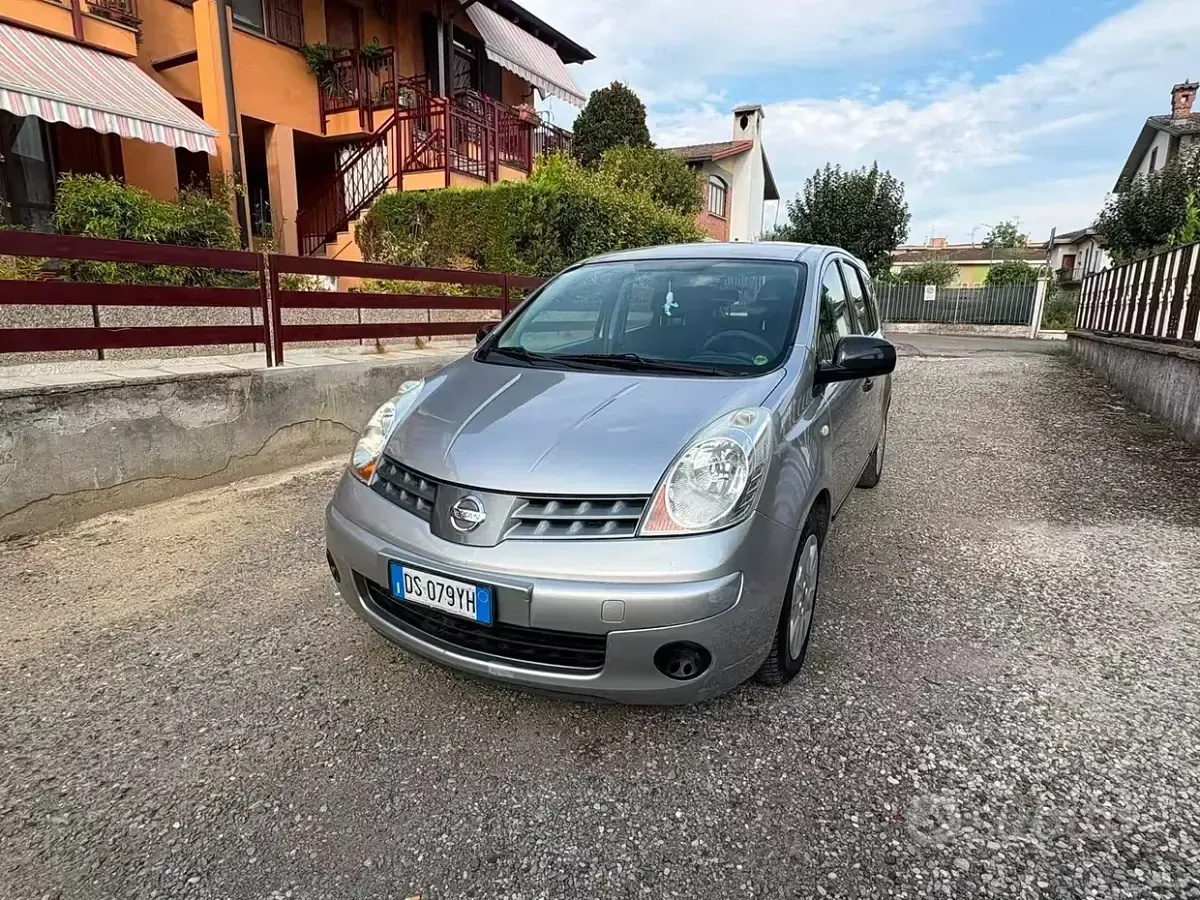 Usata Nissan Note Acenta 88 CV (64 kW) 2008 Grigio Utilitaria