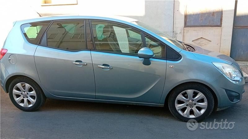 Usata Opel Meriva 2010 Grigio Monovolume