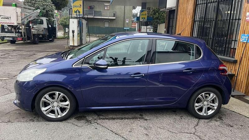 Usata Peugeot 208 Allure 95 CV (69 kW) 2012 Blu/azzurro Utilitaria