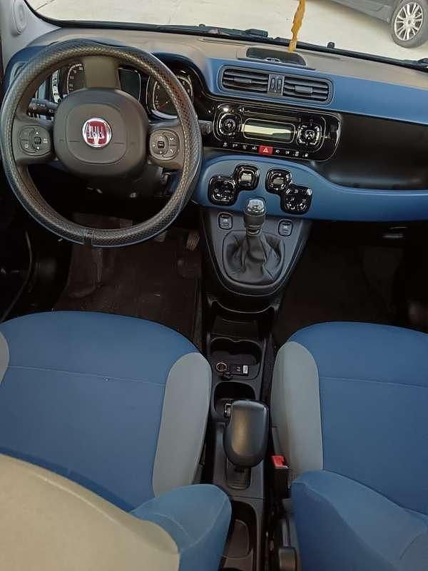 Usata Fiat Panda Lounge 69 CV (50 kW) 2012 Bianco Utilitaria