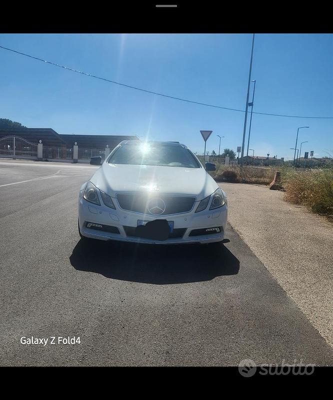 Usata Mercedes E220 170 CV (125 kW) 2010 Bianco Coupé