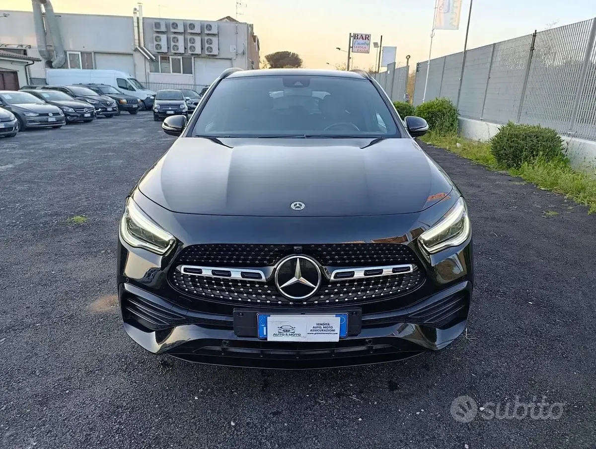 Usata Mercedes GLA200 Premium 150 CV (110 kW) 2022 Nero SUV