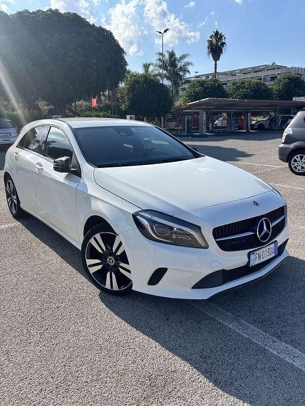 Usata Mercedes A180 109 CV (80 kW) 2018 Berlina