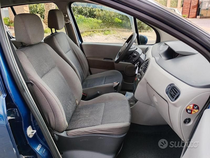 Usata Renault Modus 75 CV (55 kW) 2006 Blu Monovolume