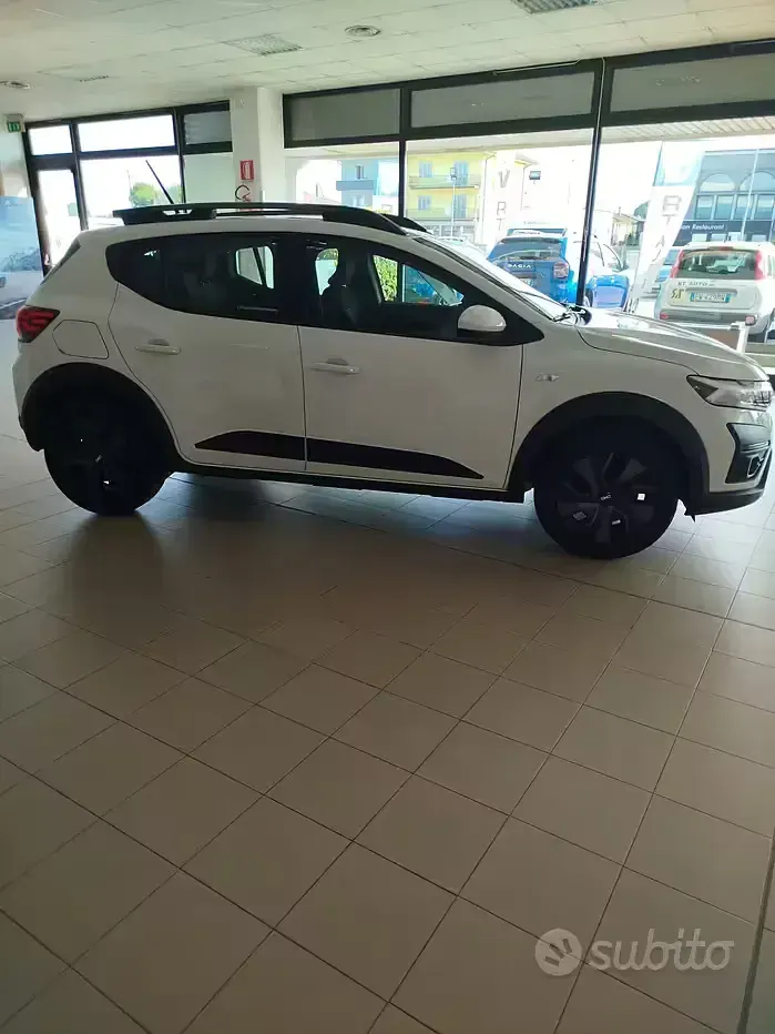 Usata Dacia Sandero Extreme 101 CV (74 kW) 2025 Bianco SUV
