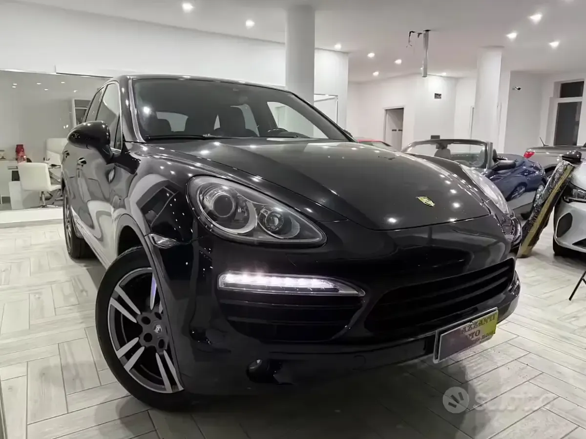 Usata Porsche Cayenne Platinum Edition 245 CV (180 kW) 2014 Nero SUV