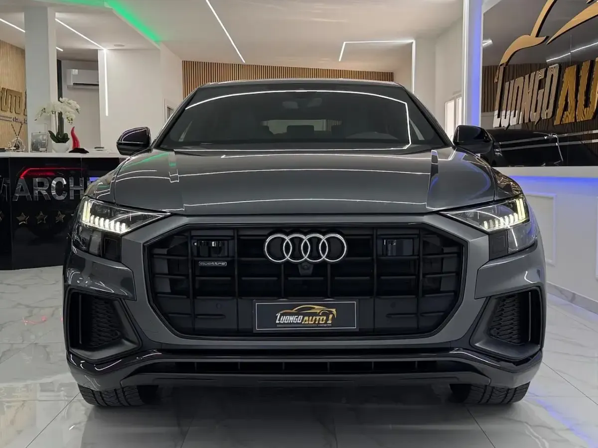 Usata Audi Q8 Sport 286 CV (210 kW) 2021 Grigio SUV