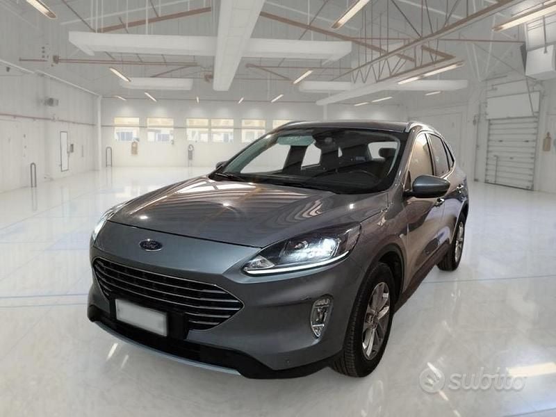 Usata Ford Kuga Titanium 120 CV (88 kW) 2022 Grigio SUV