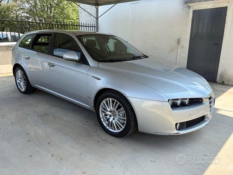 Usata Alfa Romeo 159 150 CV (110 kW) 2009 Grigio Station wagon