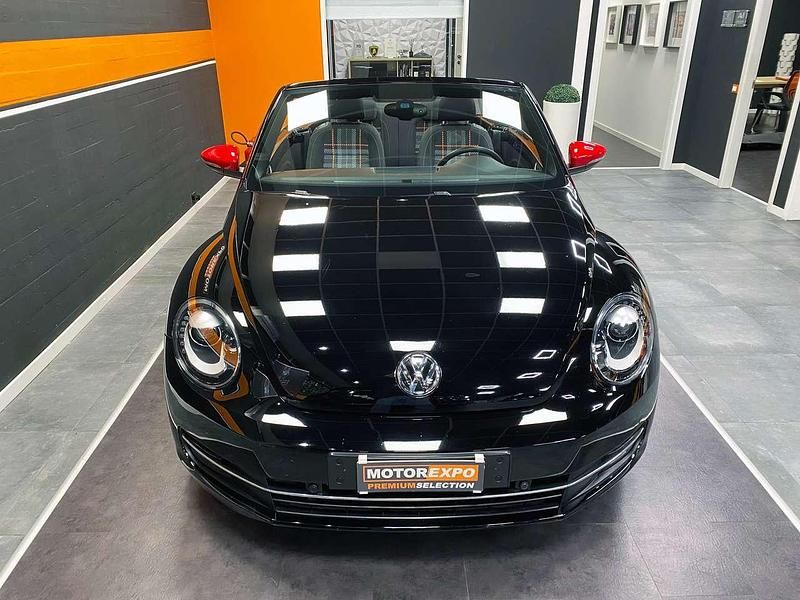 Usata VW Beetle Cabriolet CLUB 105 CV (77 kW) 2015 Nero Cabrio