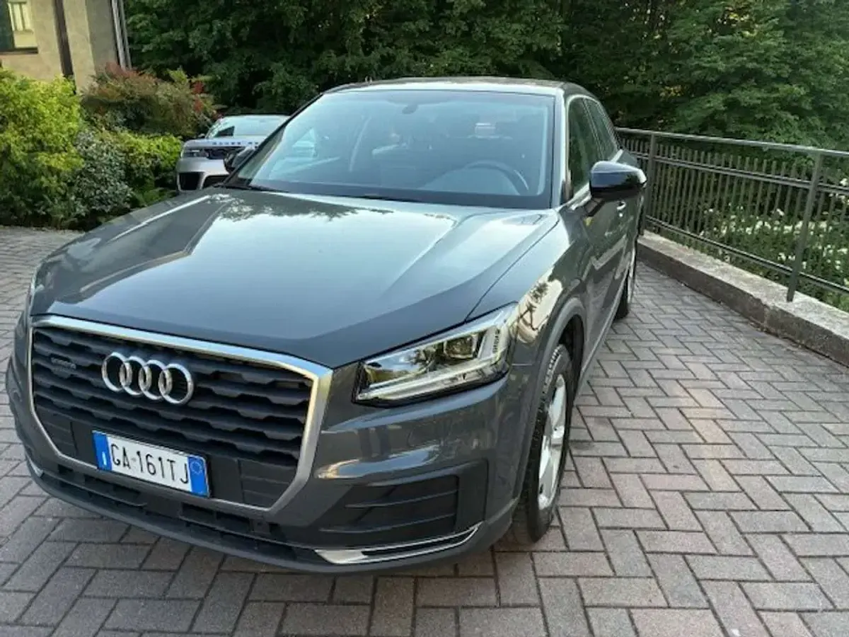 Usata Audi Q2 Business 150 CV (110 kW) 2020 Grigio nardo' SUV