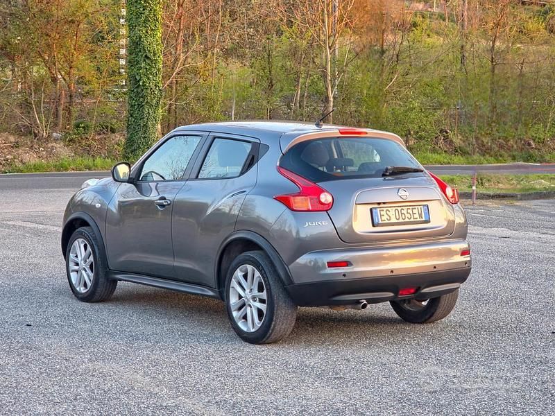 Usata Nissan Juke Acenta 116 CV (85 kW) 2013 Grigio SUV