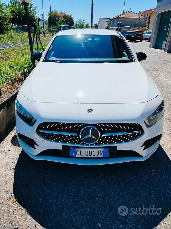 Usata 2022 Mercedes A200 Tre volumi | 32.000 € - Immagine 1/4
