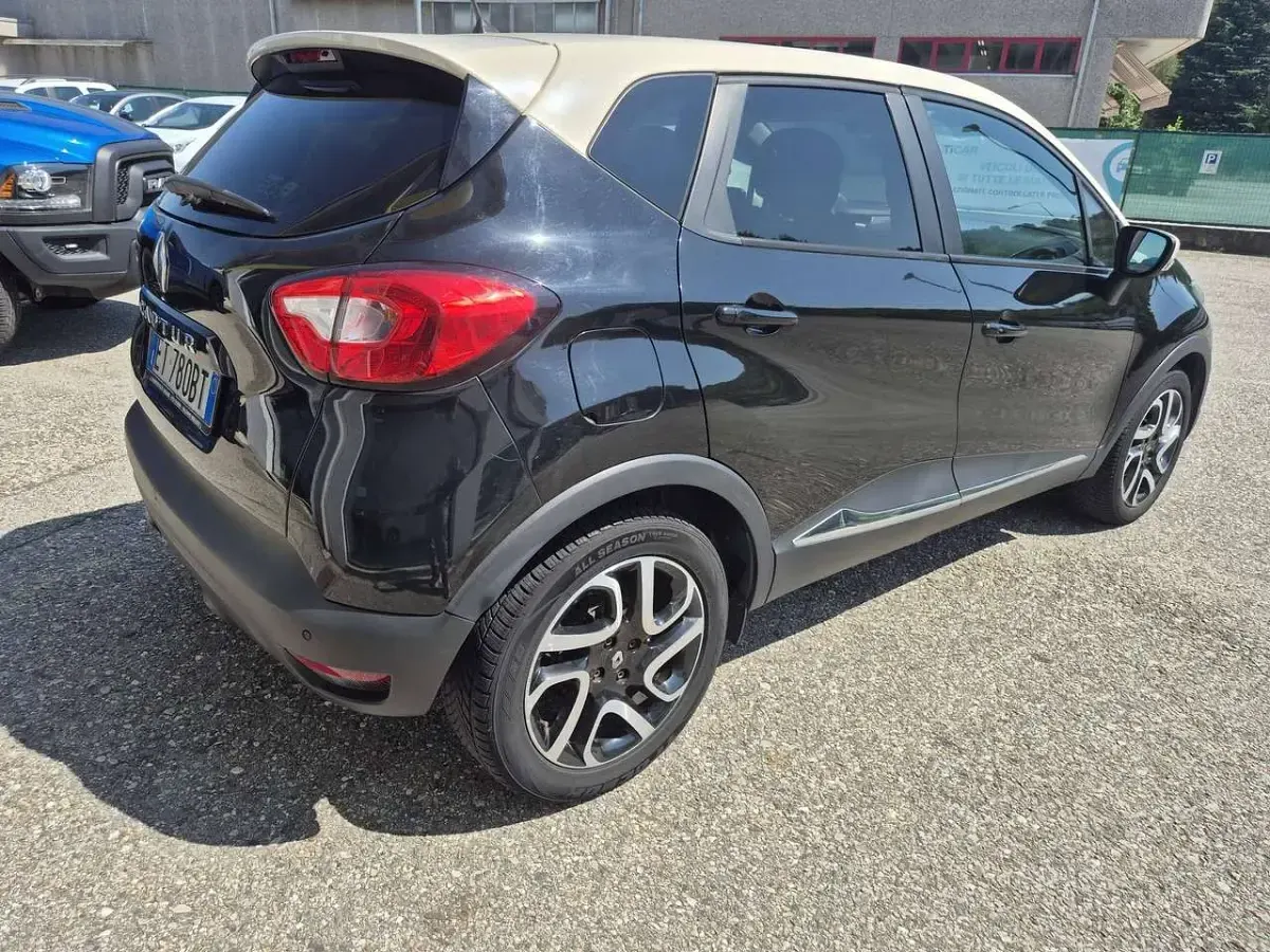Usata Renault Captur 90 CV (66 kW) 2014 Nero SUV