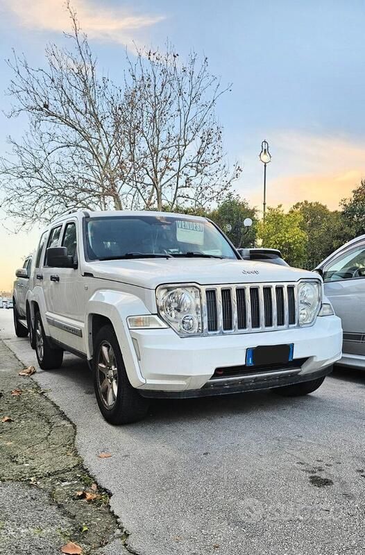 Usata Jeep Cherokee 200 CV (147 kW) 2012 Bianco SUV
