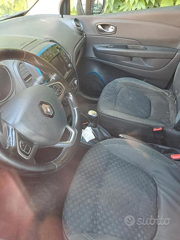 Usata Renault Captur 90 CV (66 kW) 2016 Blu SUV
