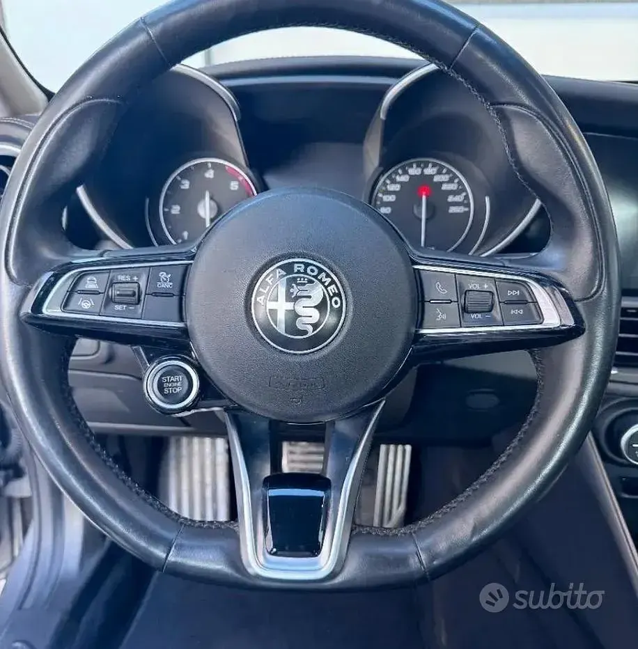 Usata Alfa Romeo Giulia 160 CV (117 kW) 2018 Grigio Berlina