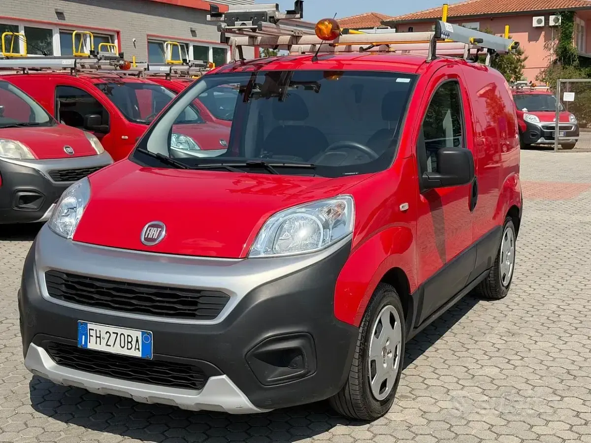 Usata Fiat Fiorino 95 CV (69 kW) 2017 Rosso Monovolume