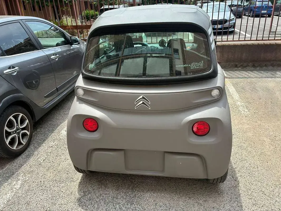 Usata Citroën AMI 2024 Grigio Berlina