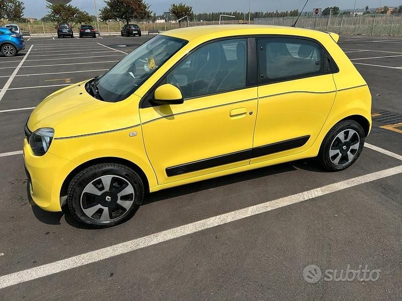 Usata Renault Twingo SE 69 CV (50 kW) 2017 Giallo Utilitaria
